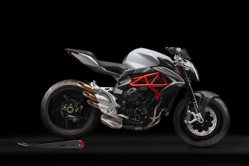 MV Agusta: Brutale 800 ed F3 675 depotenziate a 35 kW per la patente A2 (4)