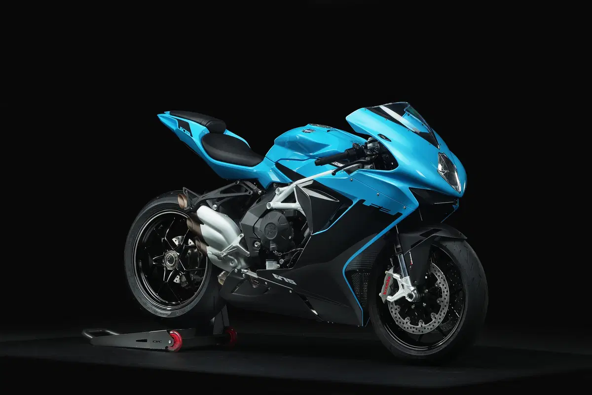 MV Agusta: Brutale 800 ed F3 675 depotenziate a 35 kW per la patente A2 (9)