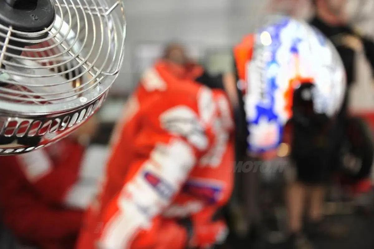 MotoGP. Le foto inedite del GP di Valencia (11)