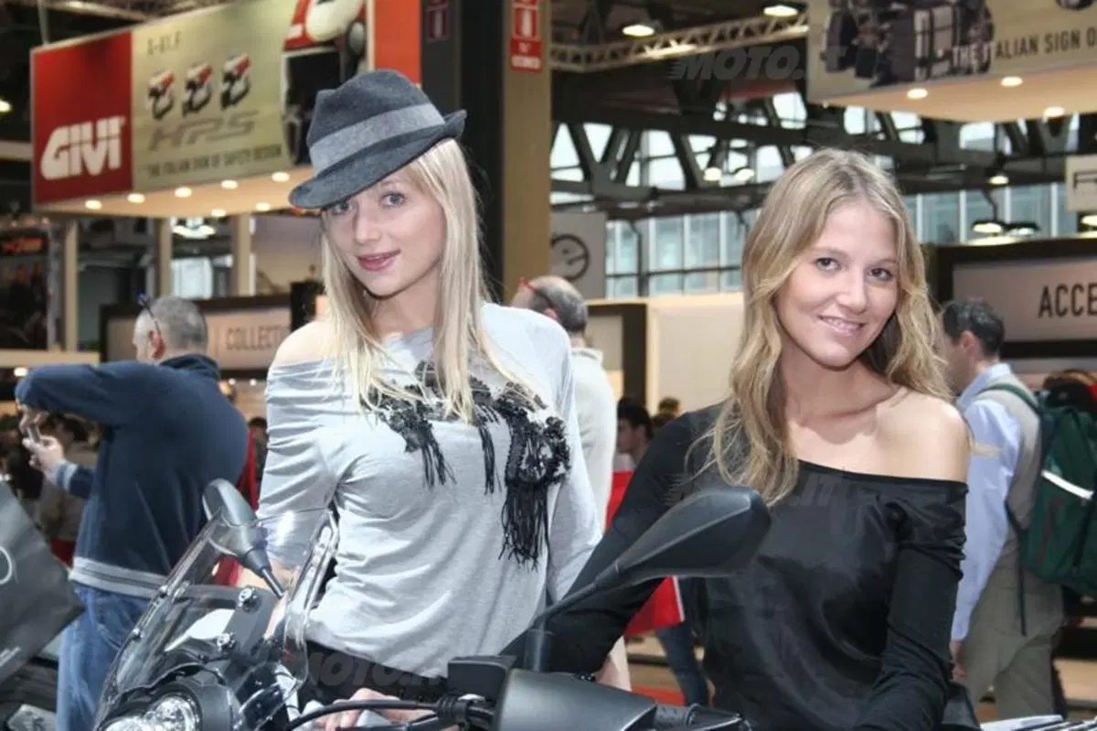 Girls ad Eicma 2010. Un'altra fotogallery da non perdere! (13)