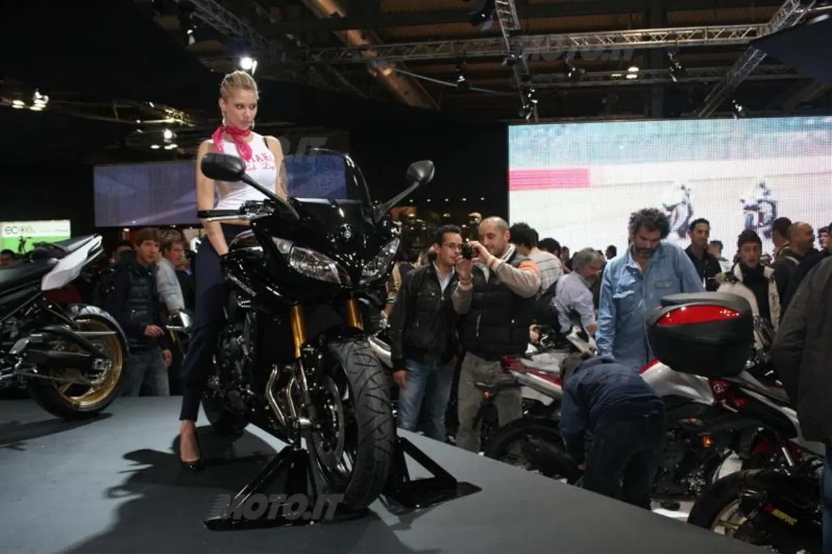 Girls ad Eicma 2010. Un'altra fotogallery da non perdere! (15)