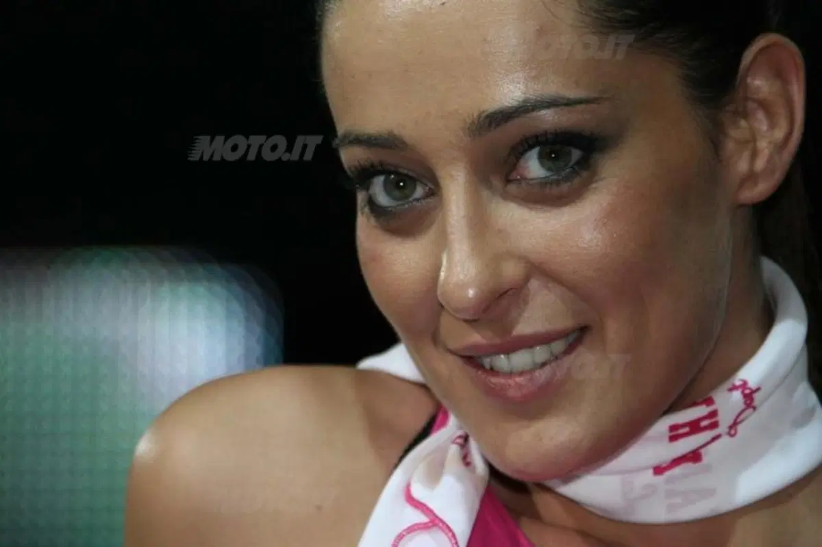 Girls ad Eicma 2010. Un'altra fotogallery da non perdere! (24)