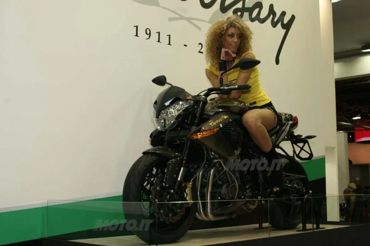 Girls ad Eicma 2010. Un'altra fotogallery da non perdere! (27)