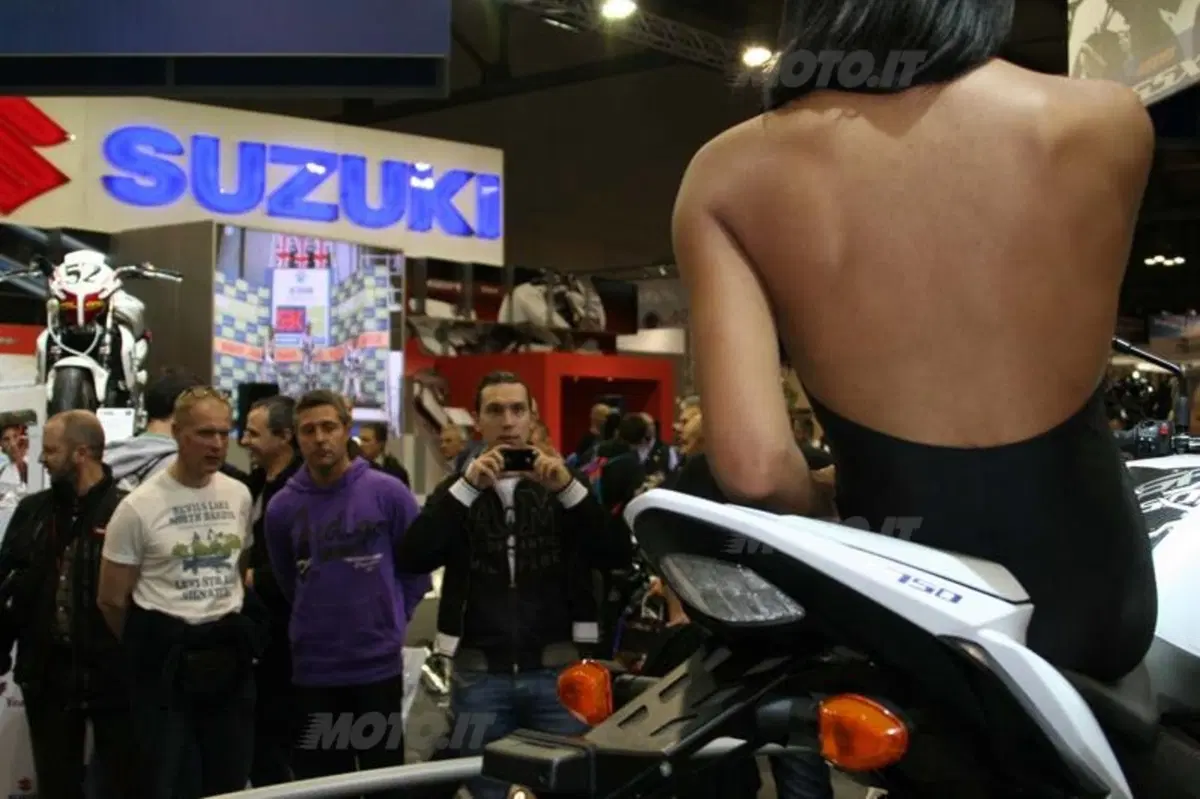 Girls ad Eicma 2010. Un'altra fotogallery da non perdere! (32)