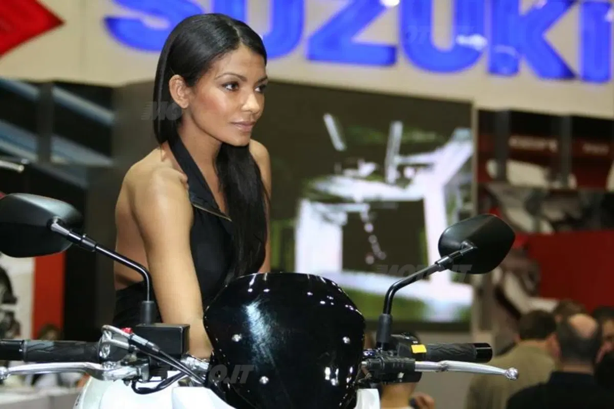 Girls ad Eicma 2010. Un'altra fotogallery da non perdere! (34)
