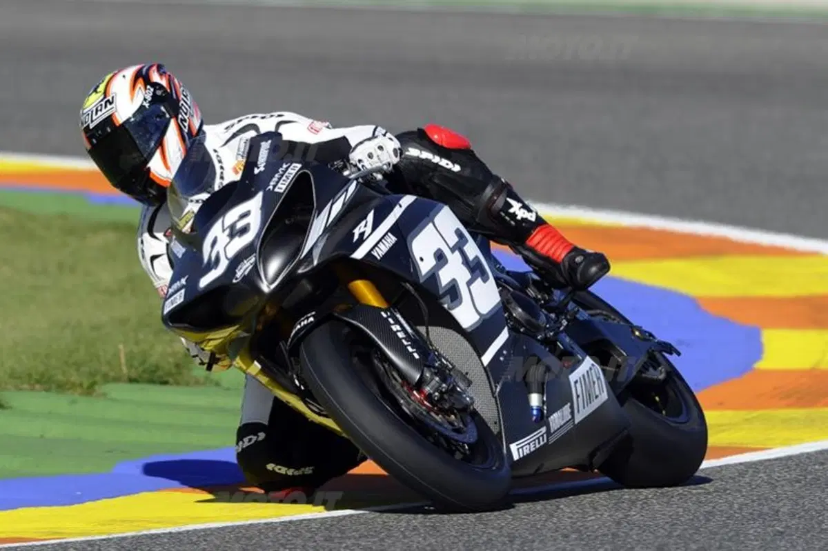 Test SBK. Melandri debutta sulla Yamaha Superbike (12)