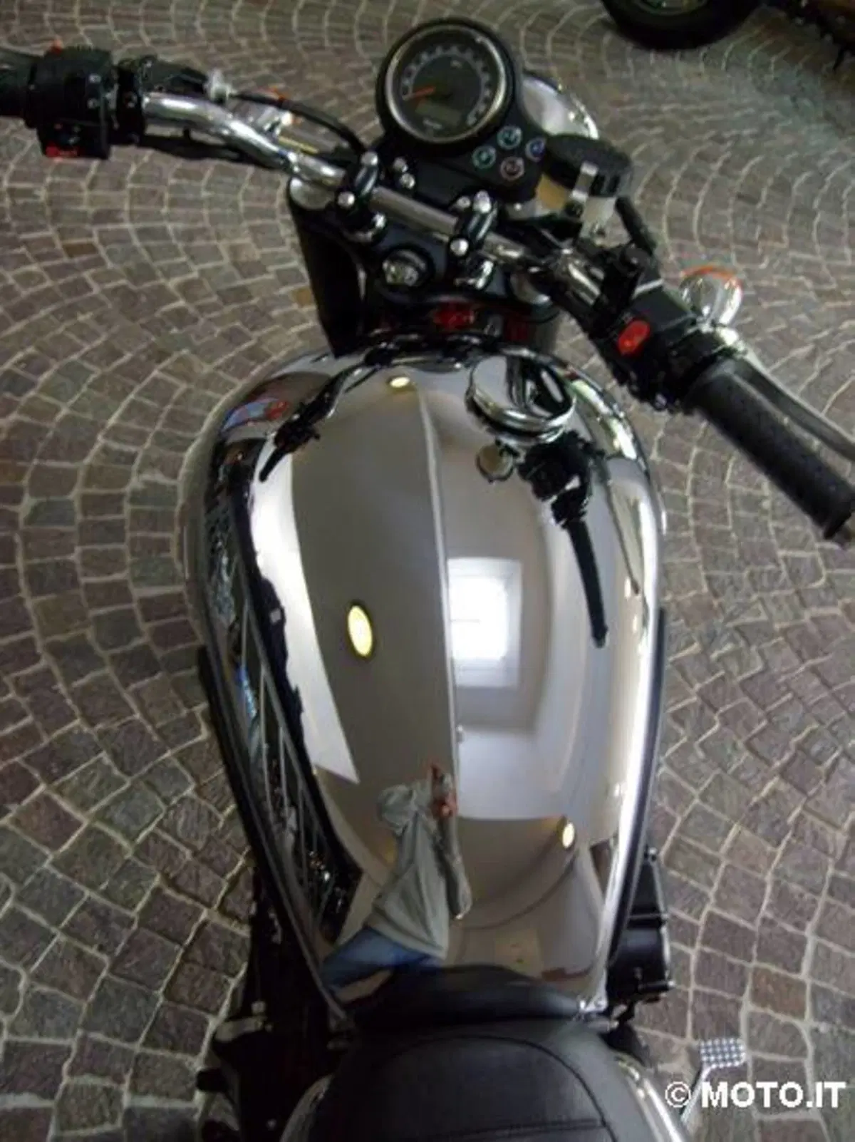 Le Strane di Moto.it: Triumph Bonneville Legend Edition (7)