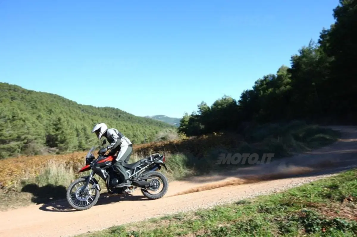 Triumph Tiger 800XC  (6)