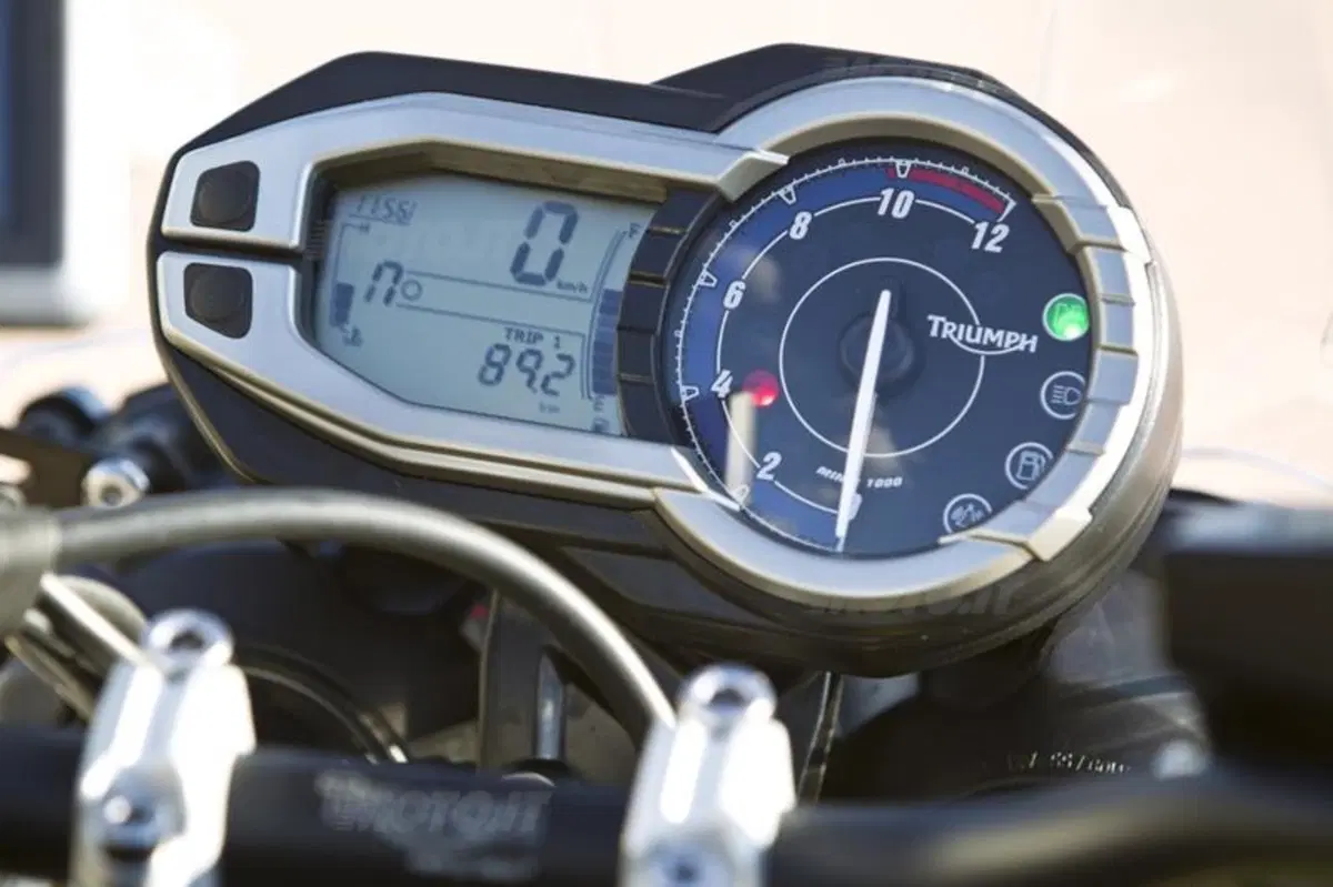 Triumph Tiger 800XC  (37)