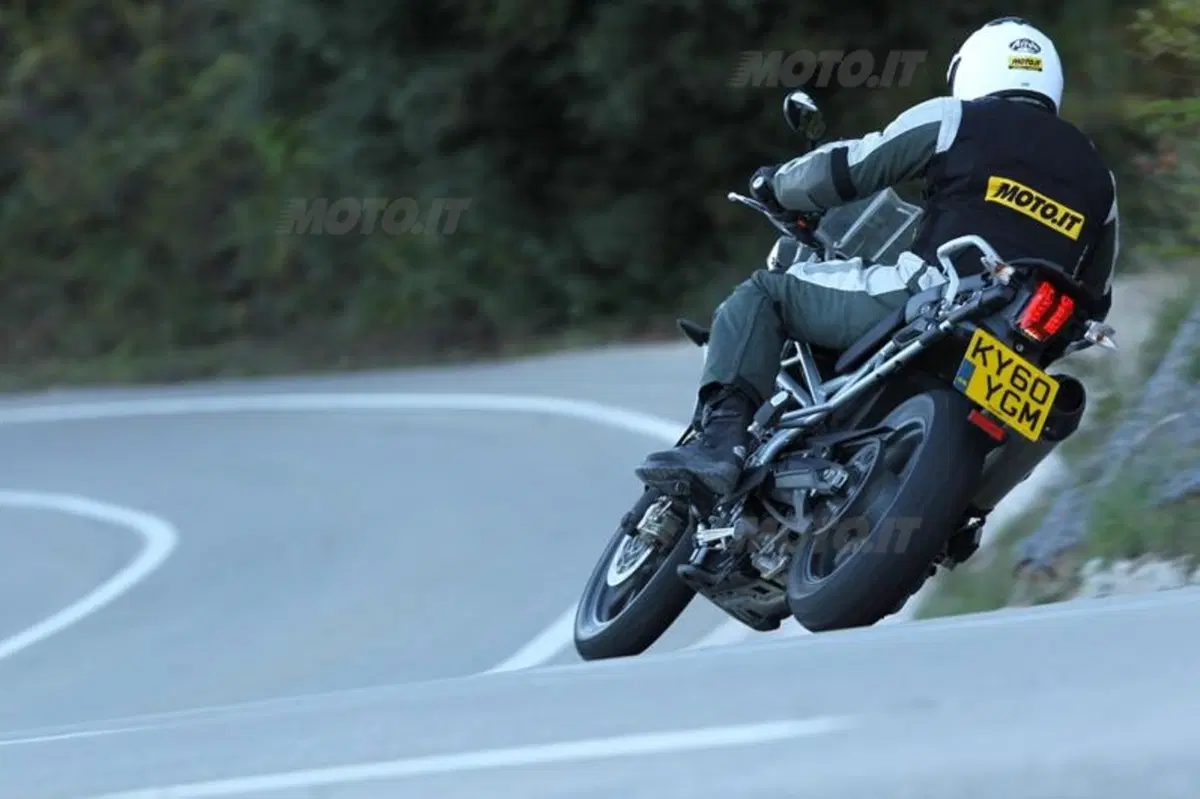 Triumph Tiger 800  (5)