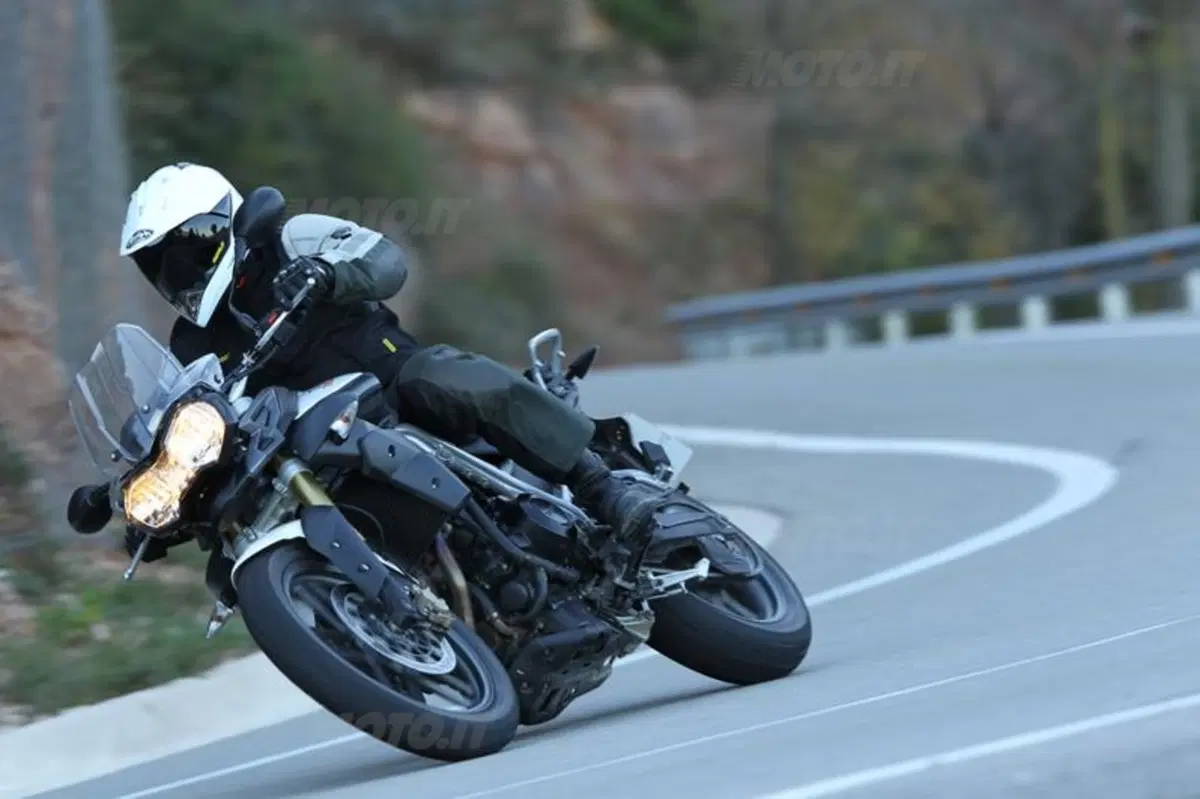 Triumph Tiger 800  (6)