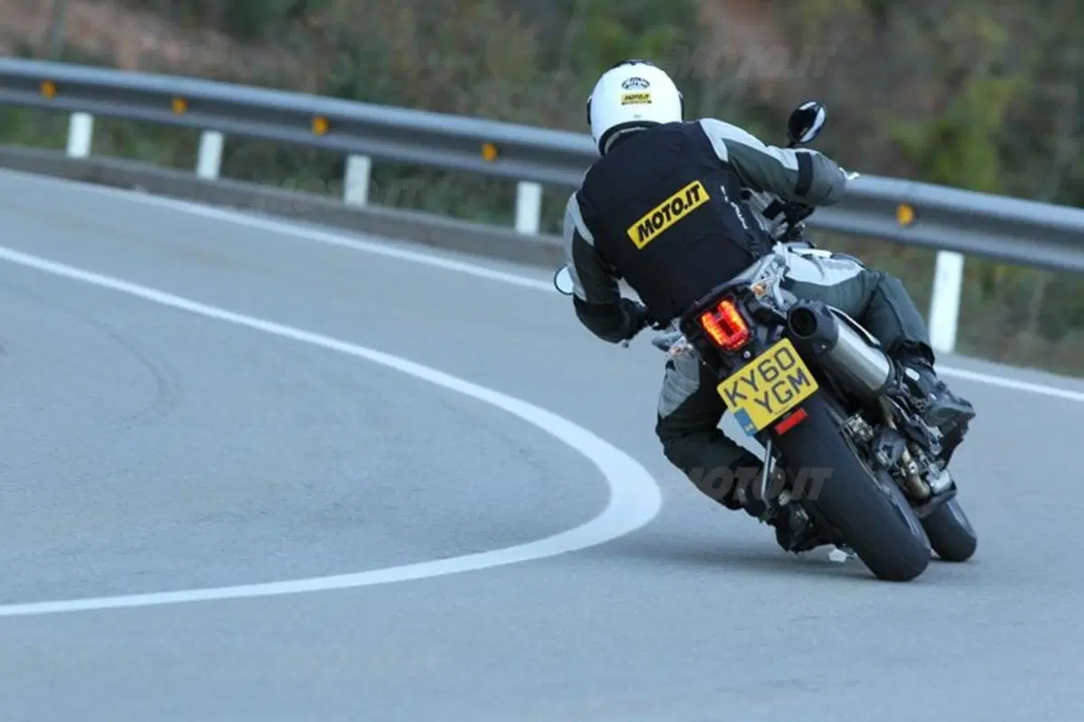 Triumph Tiger 800  (7)