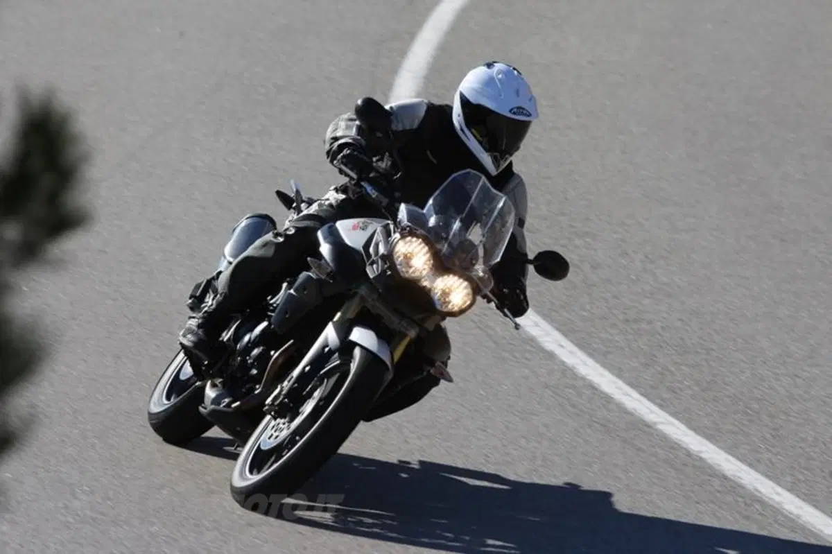 Triumph Tiger 800  (13)