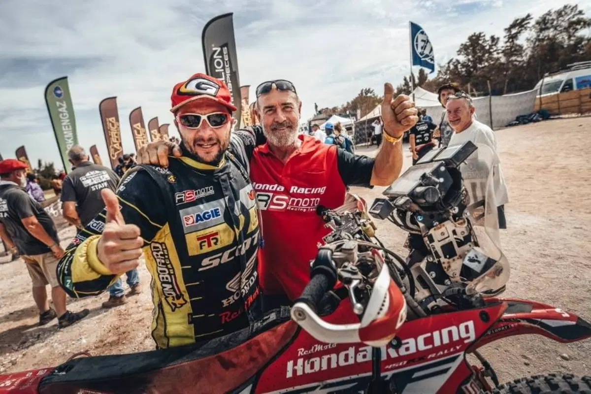 All'Africa Eco Race Simone Agazzi (Honda) chiude con un fantastico podio! (2)
