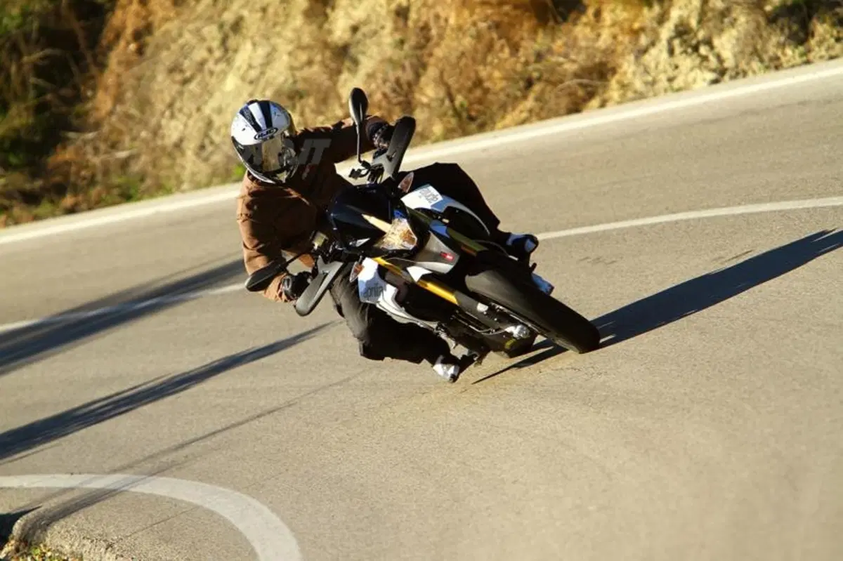 Aprilia Dorsoduro 1200 ABS - ATC  (2)