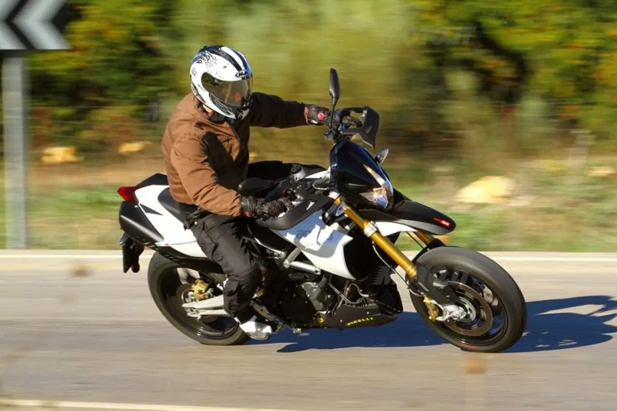 Aprilia Dorsoduro 1200 ABS - ATC  (12)