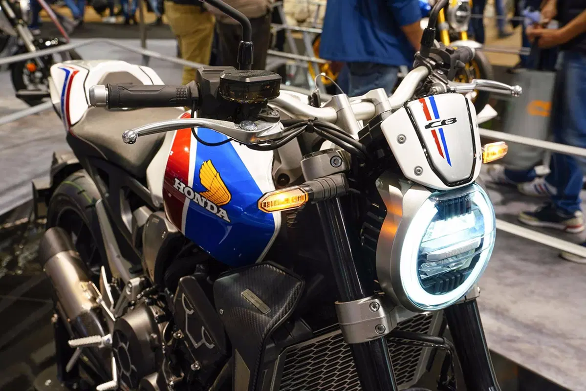 MBE: Honda CB 1000R+ Limited Edition, foto e prezzo (4)