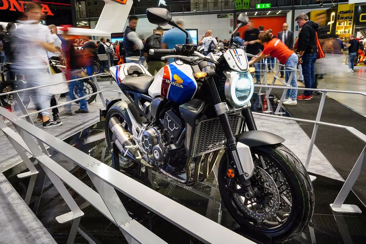 MBE: Honda CB 1000R+ Limited Edition, foto e prezzo (5)