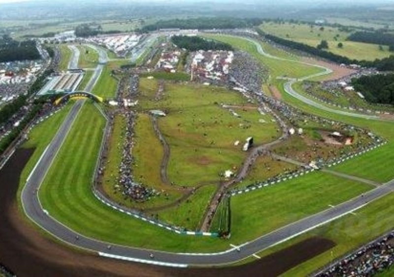 La SBK ritorna a Donington Park