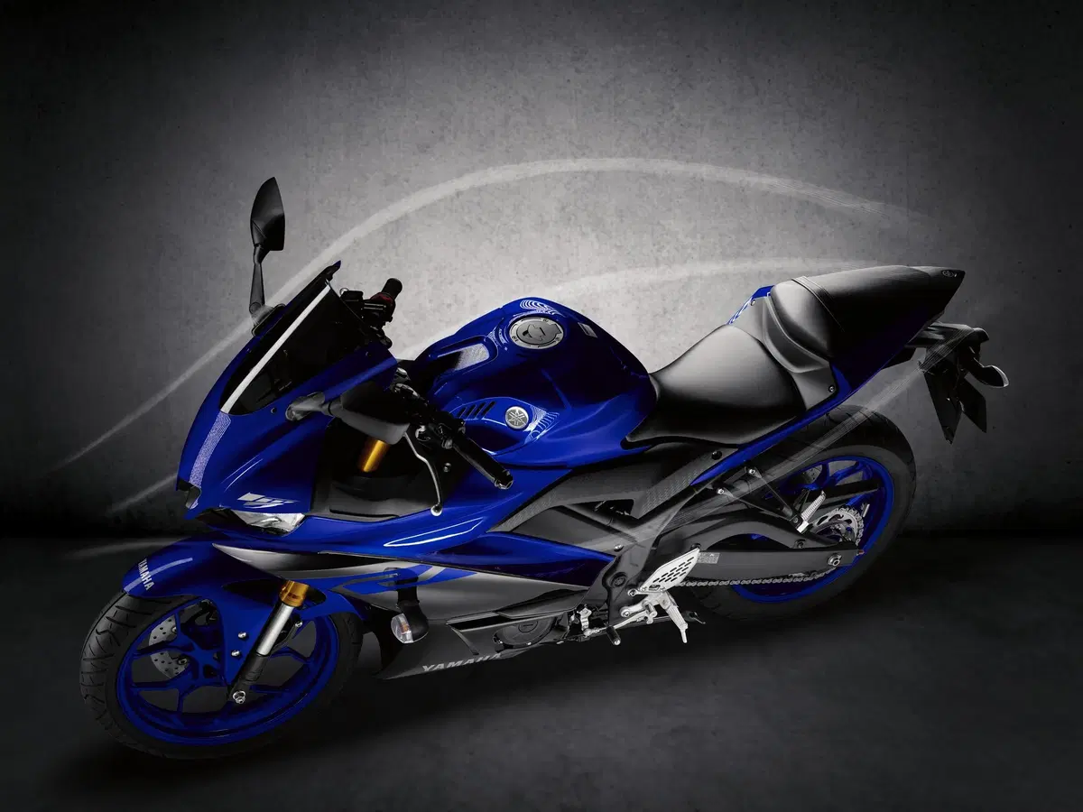 Yamaha YZF-R3, TEST in strada e in pista [Video] (9)