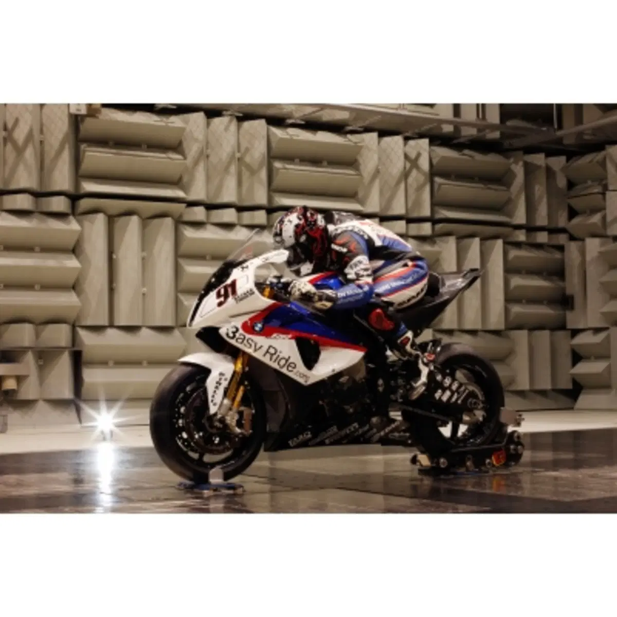 BMW S 1000 RR SBK. Corser e Haslam nella galleria del vento (2)