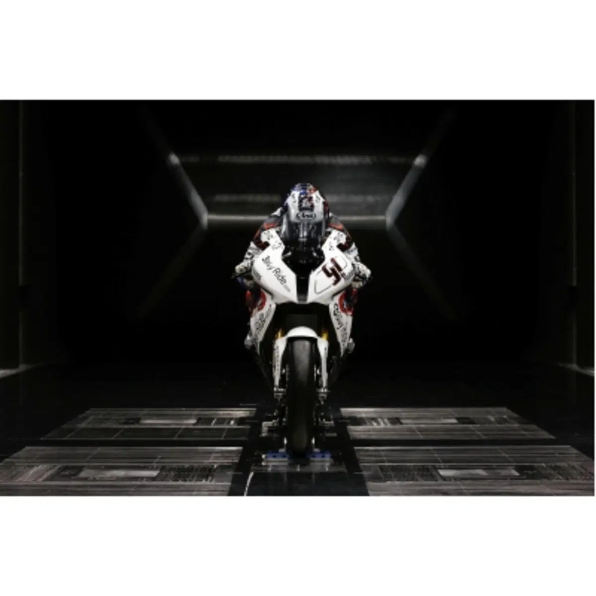 BMW S 1000 RR SBK. Corser e Haslam nella galleria del vento (5)