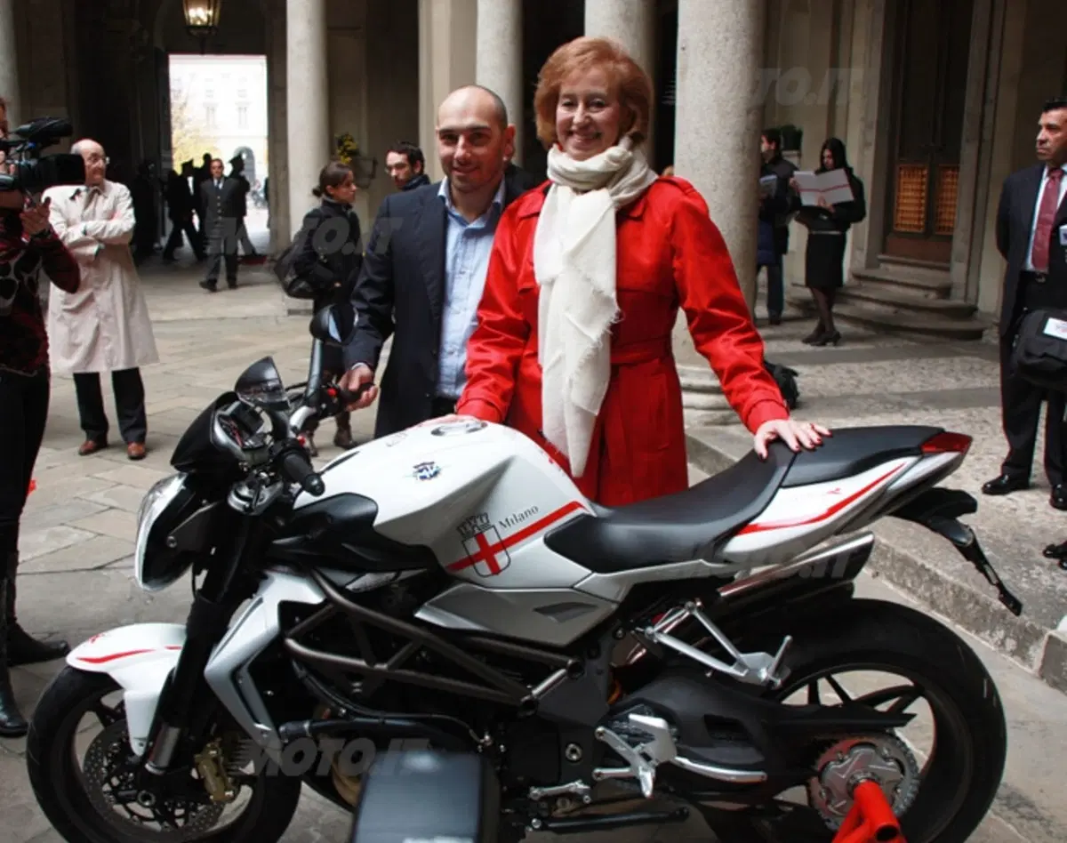 MV Agusta Brutale 990R Milano (2)