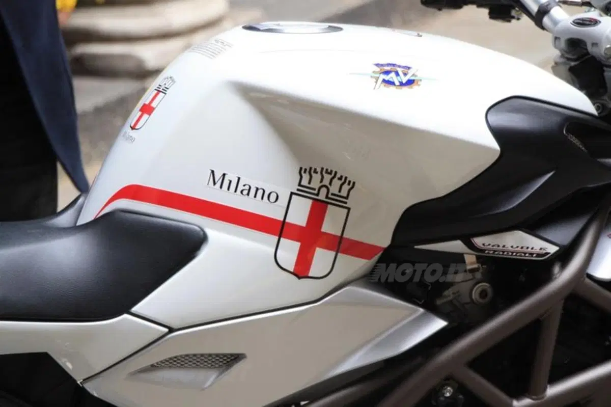 MV Agusta Brutale 990R Milano (5)