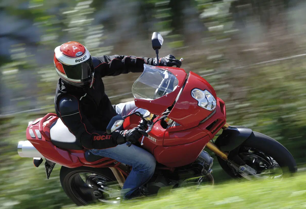 Ducati Multistrada 1100S  (3)