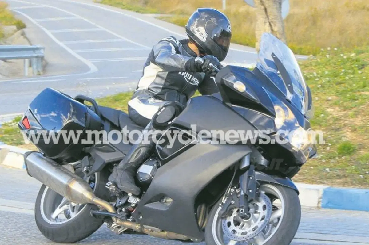 Triumph Trophy. Le prime foto