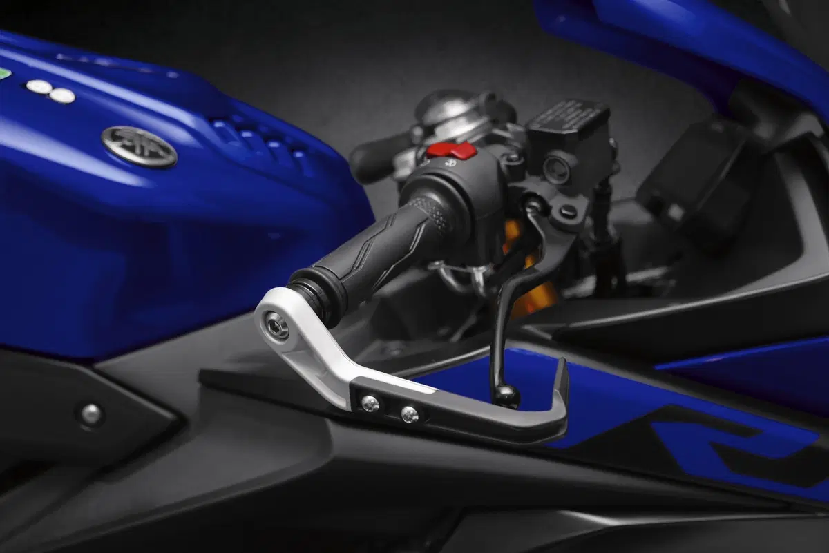Yamaha YZF-R125 2019, TEST: carattere da vera sportiva (4)