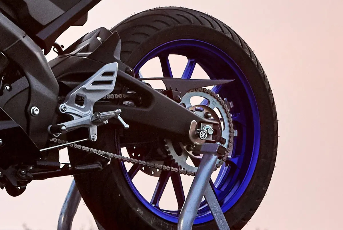 Yamaha YZF-R125 2019, TEST: carattere da vera sportiva (10)