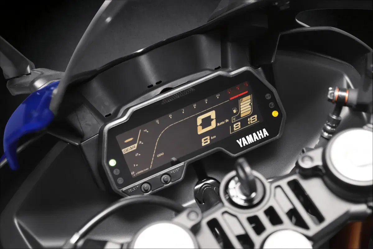 Yamaha YZF-R125 2019, TEST: carattere da vera sportiva (7)