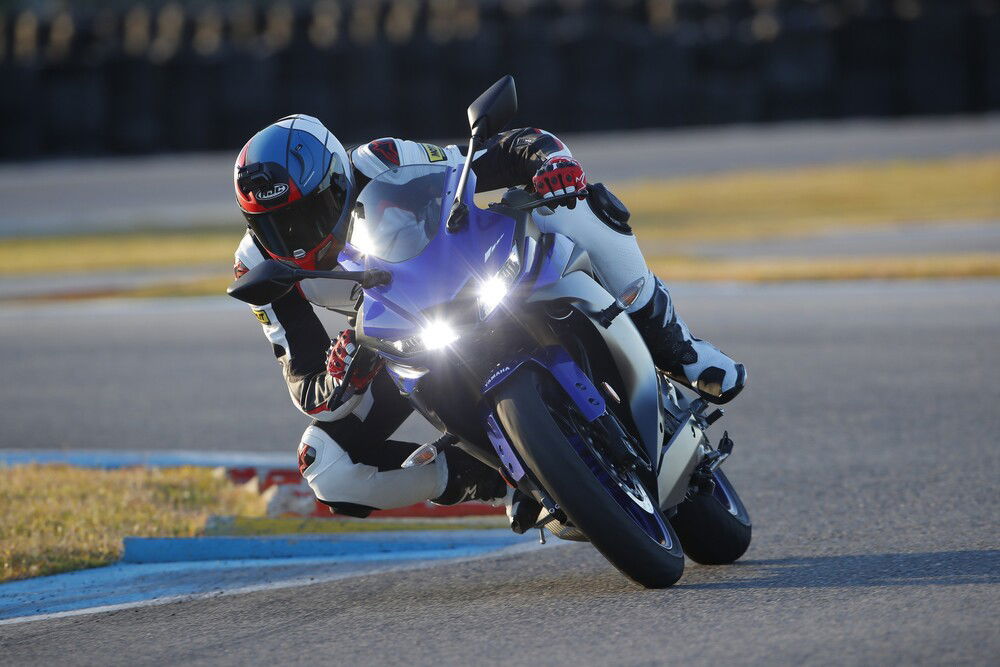 In azione in pista con la Yamaha YZF-R125 2019