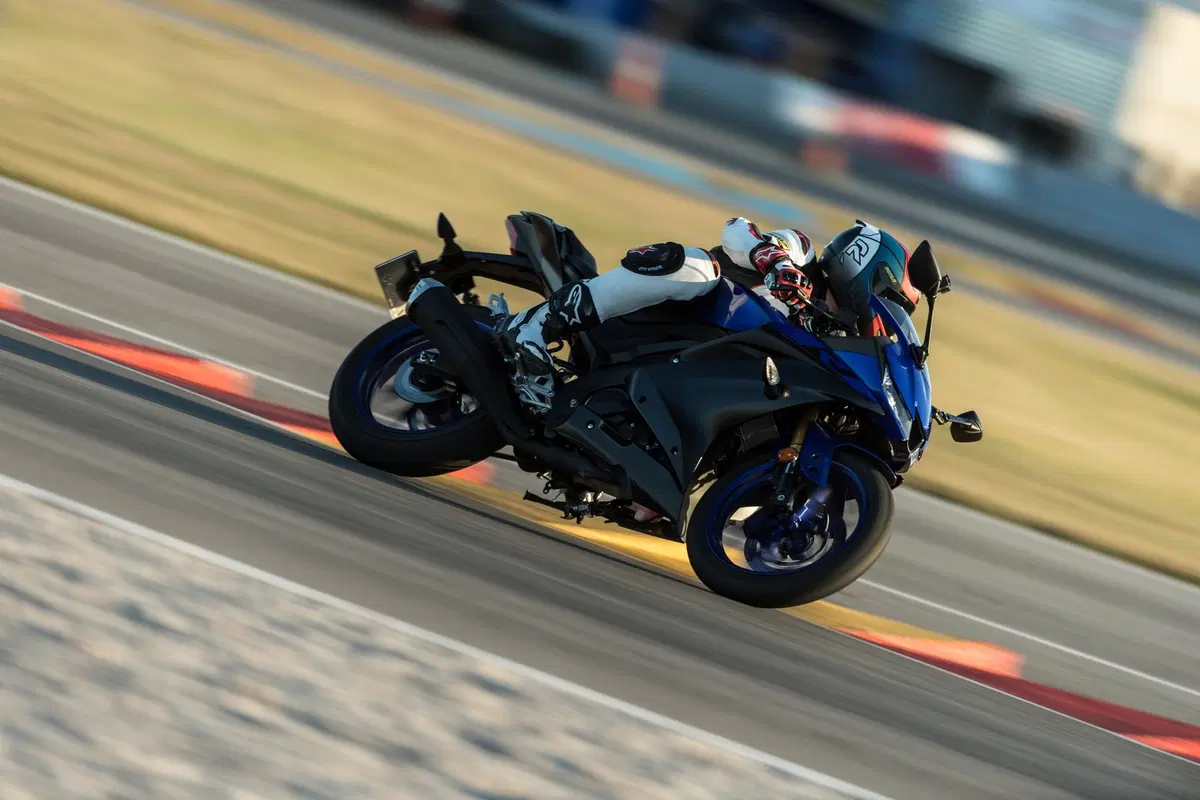 Yamaha YZF-R125 2019, TEST: carattere da vera sportiva (4)