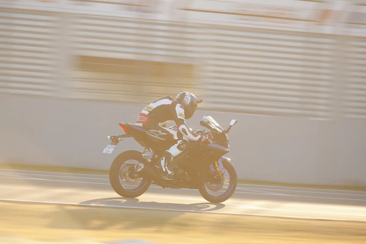 Yamaha YZF-R125 2019, TEST: carattere da vera sportiva (13)