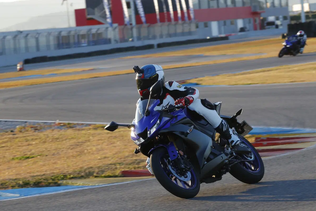 Yamaha YZF-R125 2019, TEST: carattere da vera sportiva (14)