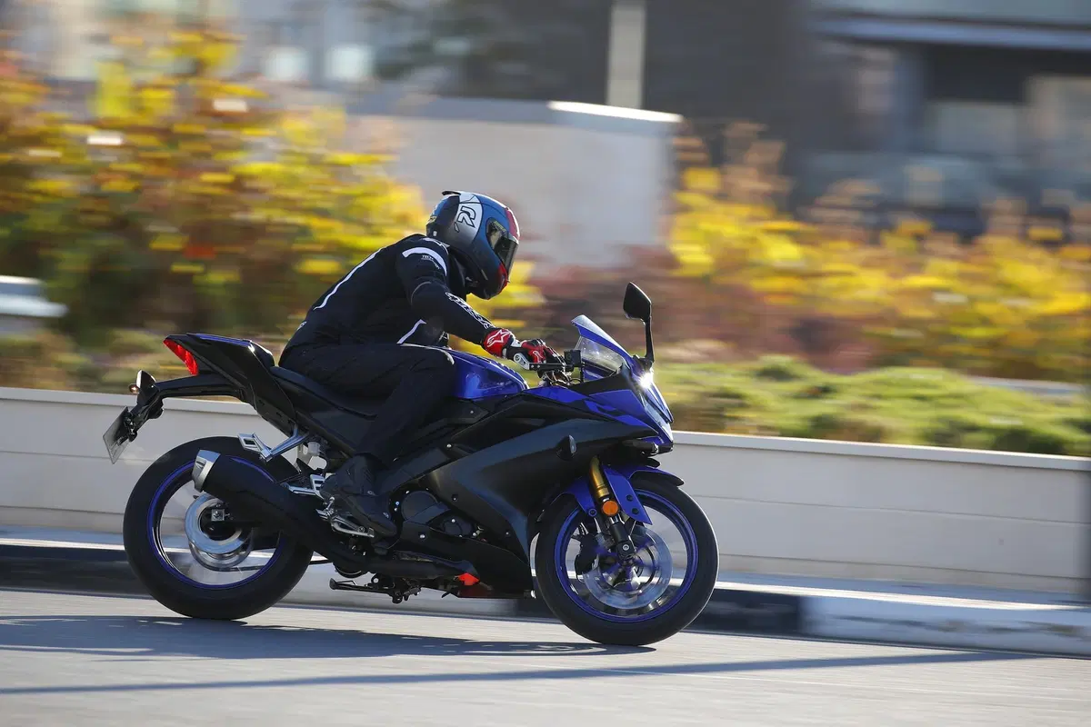 Yamaha YZF-R125 2019, TEST: carattere da vera sportiva (17)