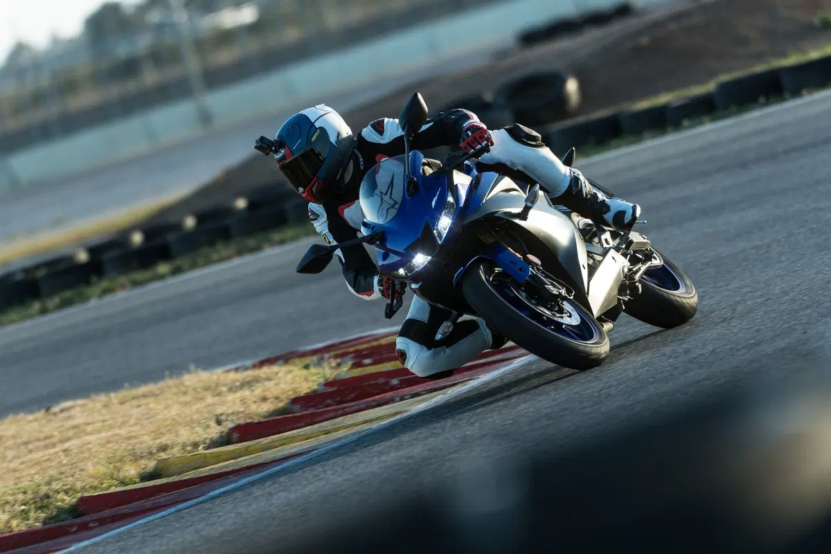 Yamaha YZF-R125 2019, TEST: carattere da vera sportiva (10)