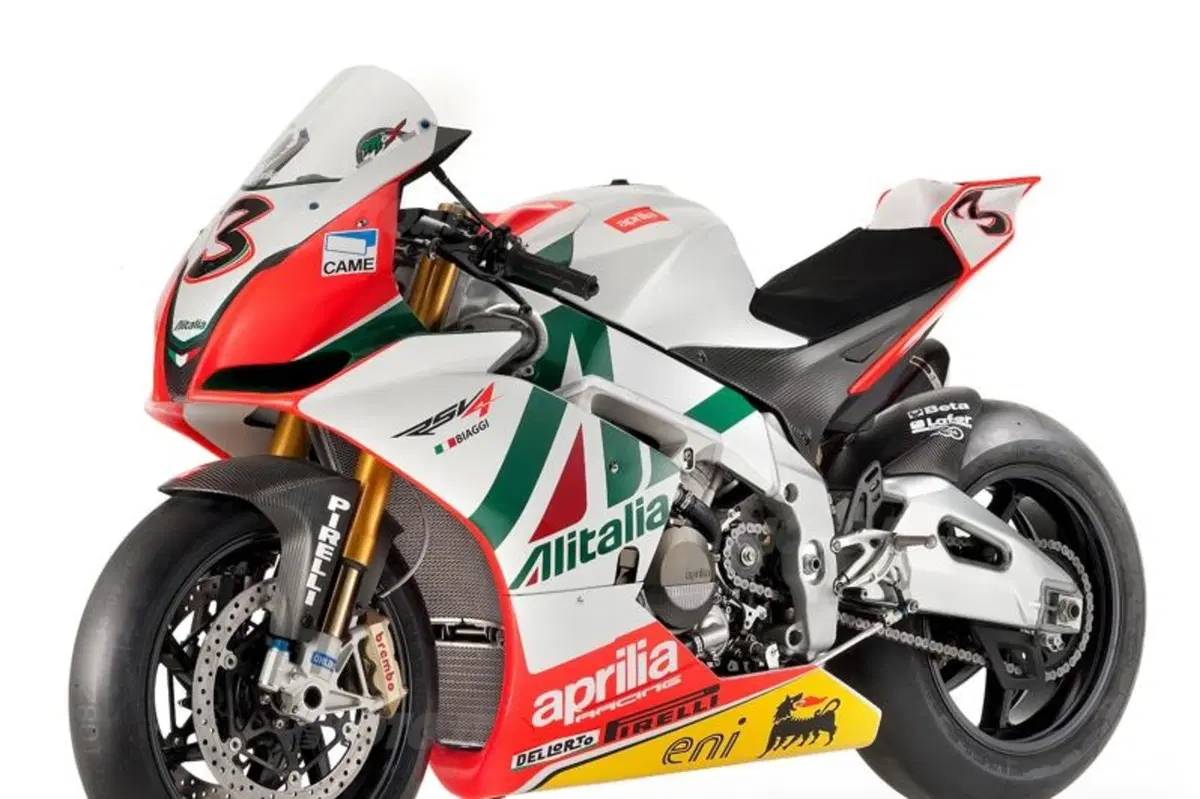 La Aprilia RSV4 Biaggi Replica al Luxury Garage di Vicenza