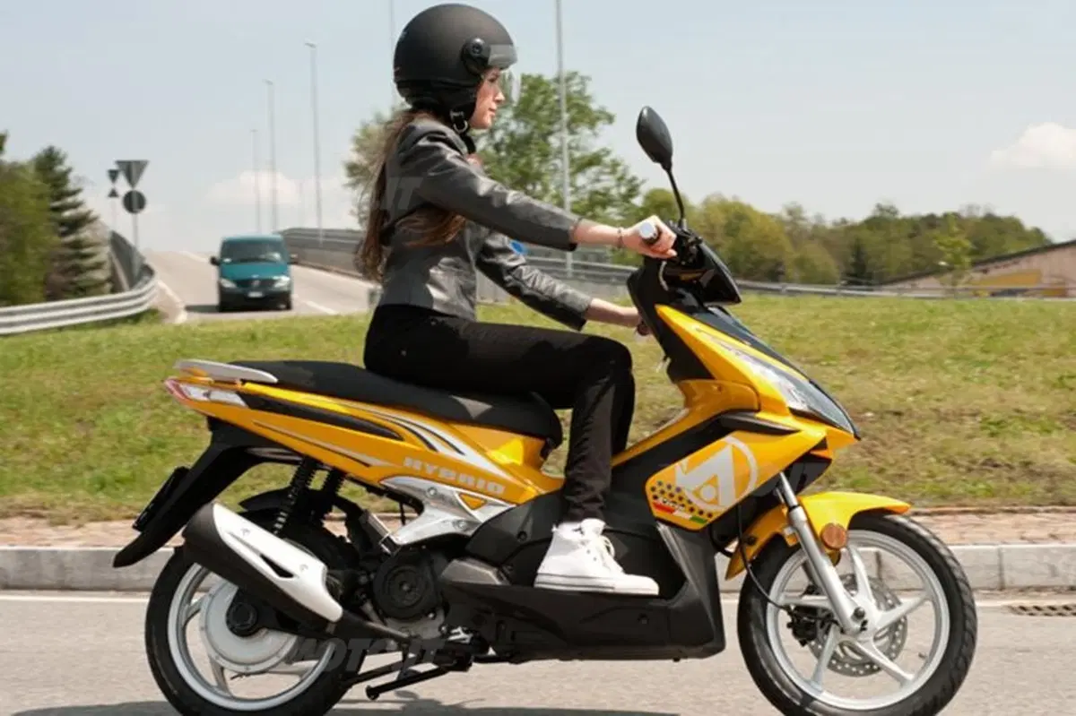 Aspes: due nuovi scooter ibridi e due biciclette a pedalata assistita (2)