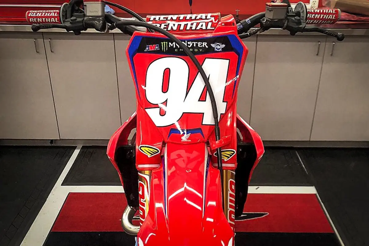 SX 2019: Roczen in rosso al Supecross di Anaheim II (3)
