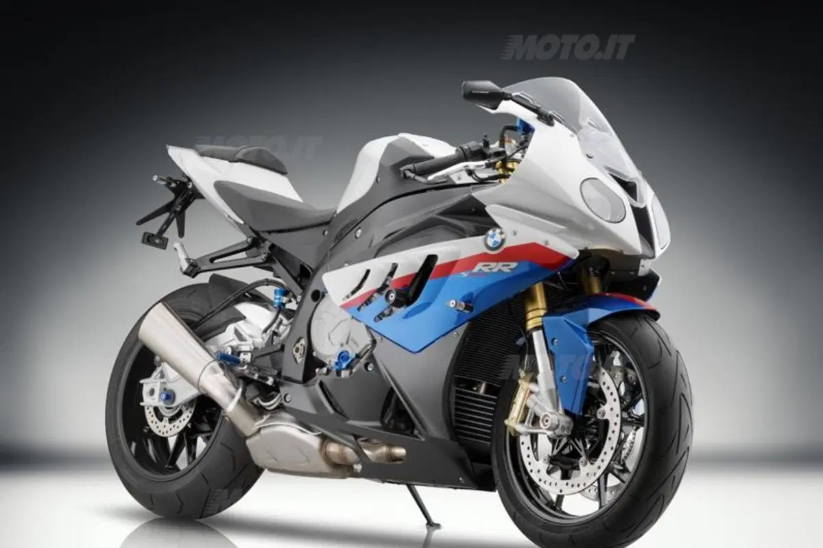 La BMW S1000RR accessoriata Rizoma (2)