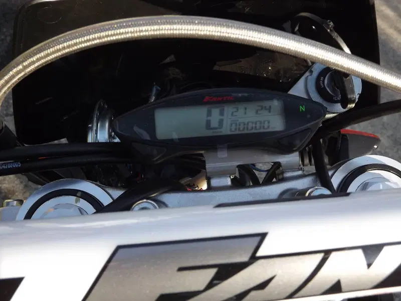Fantic Motor Motard 50 Performance 2t (2020) (4)