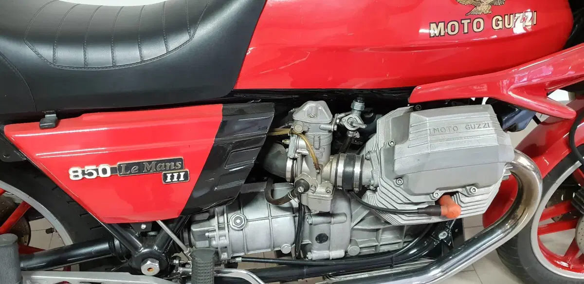 Moto Guzzi LE MANS III (3)