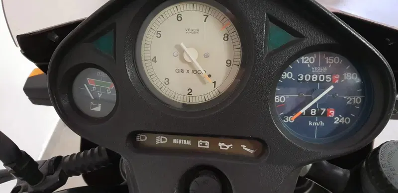 Moto Guzzi LE MANS III (5)