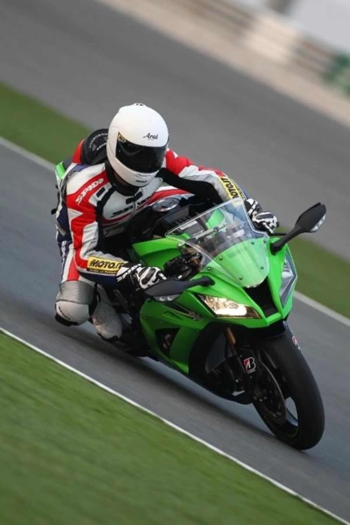 Kawasaki Ninja ZX-10R  (5)