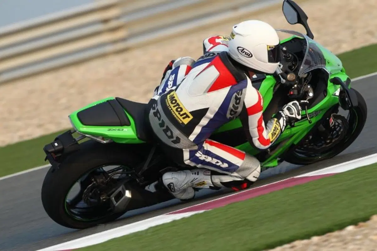 Kawasaki Ninja ZX-10R  (6)