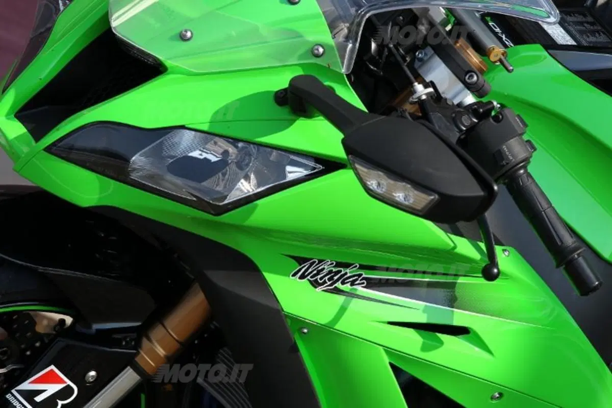 Kawasaki Ninja ZX-10R  (15)