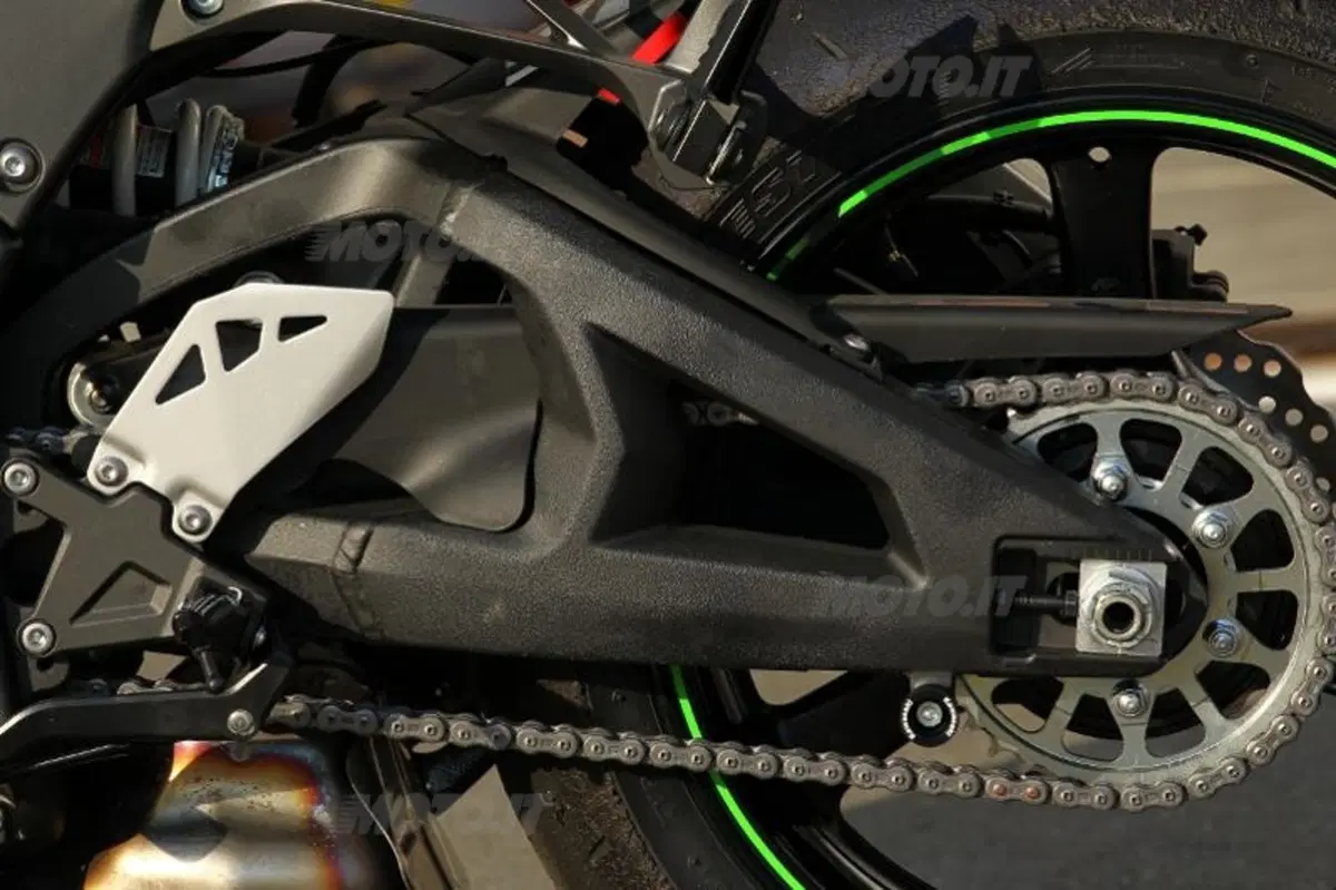 Kawasaki Ninja ZX-10R  (17)